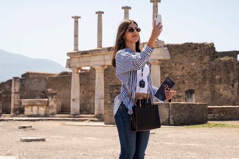 Pompeii Unveiled: Guided Tour Through Time and Memory - From the Forum to private homes