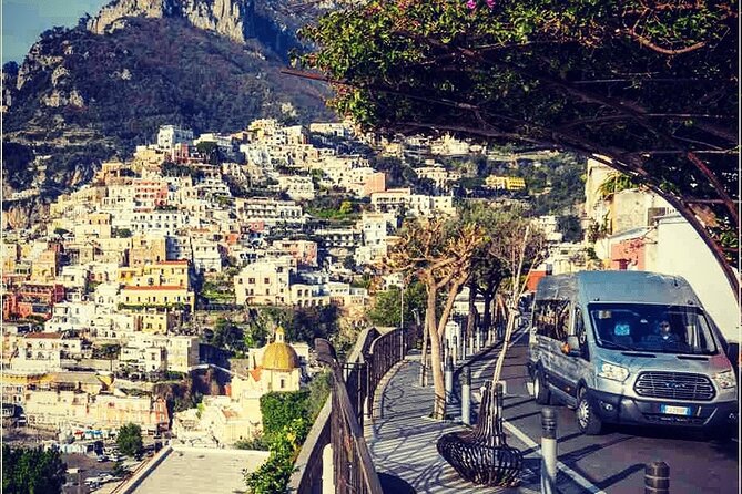 Pompeii Wine Tasting Tour From Positano - Wine-Tasting Lunch at Landmark Cellar