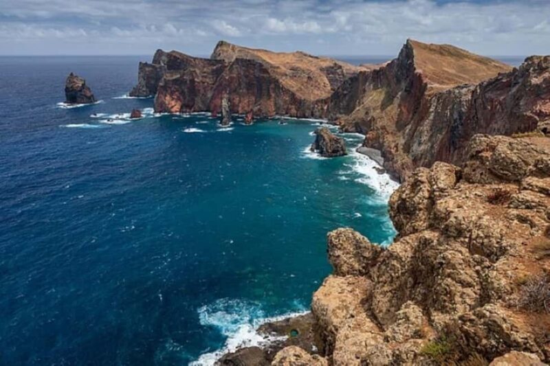 Ponta de Sao Lourenco: Volcanic Beauty & Ocean Views Tour - The Experience with Guides and Group Size