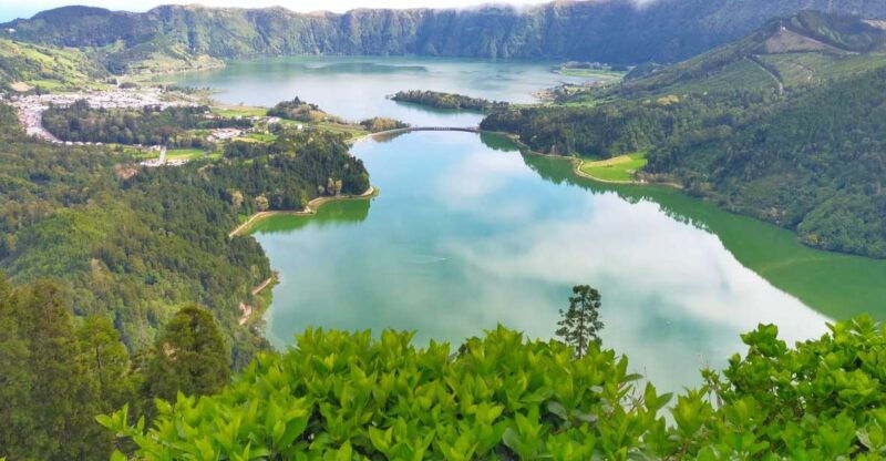 Ponta Delgada: Private Tour Sete Cidades Green e Blue Lakes - Who Would Love This Tour?