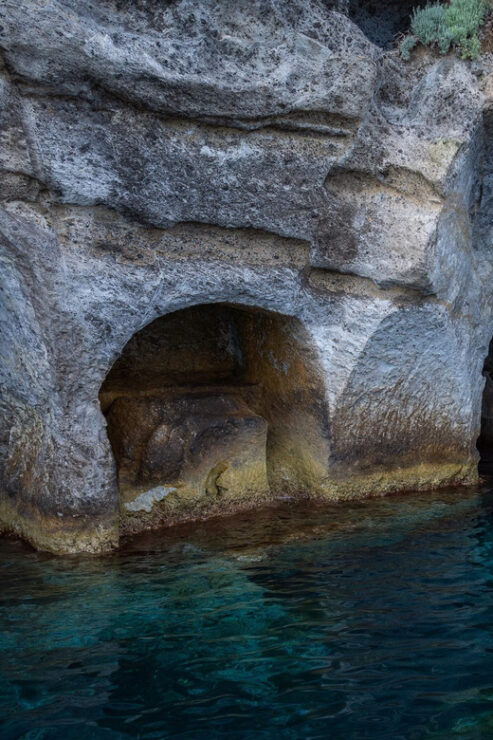 Ponza: Island & Palmarola Cruise With Swimming & Lunch - Good To Know