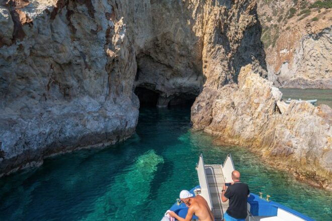 Ponza: Island & Palmarola Cruise With Swimming & Lunch - Itinerary and Highlights