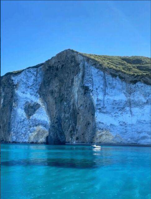 Ponza/Palmarola boat tour with lunch on board - FAQ