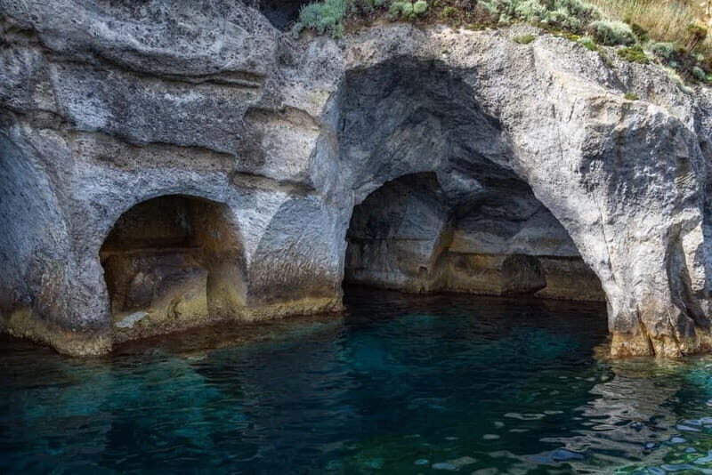 Ponza: Palmarola & Ponza Island Cruise with Swimming & Lunch - The Experience on Board