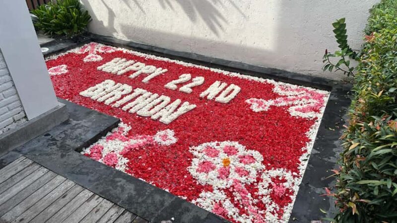 Pool Flower Decoration in Bali: All Inclusive - Good To Know