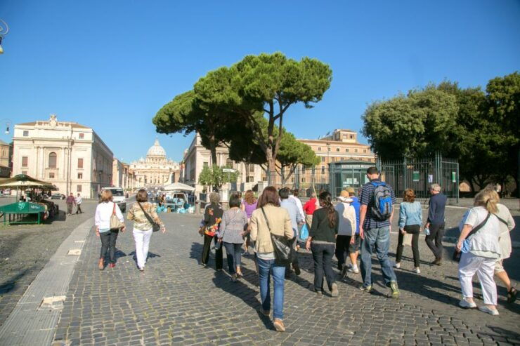 Pope Francis Audience and Rome Coach Tour With Local Guide - Sightseeing Experience