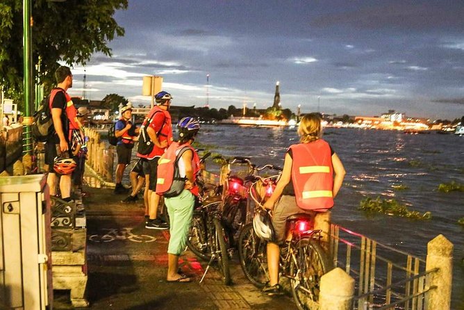 Popular Landmark Night Bike Tour in Bangkok - The Sum Up