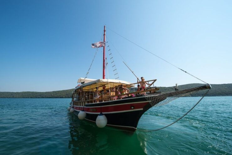 Poreč: Evening Boat Trip to Discover Dolphins - Activity Information