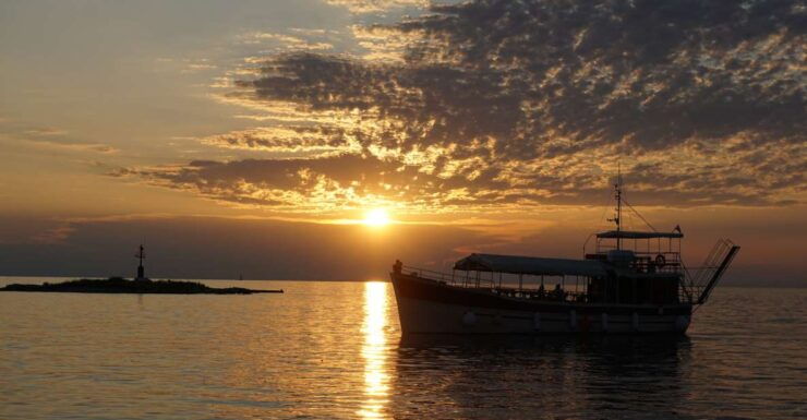 Poreč: Romantic Sunset Boat Ride With Included Drinks - Experience Highlights