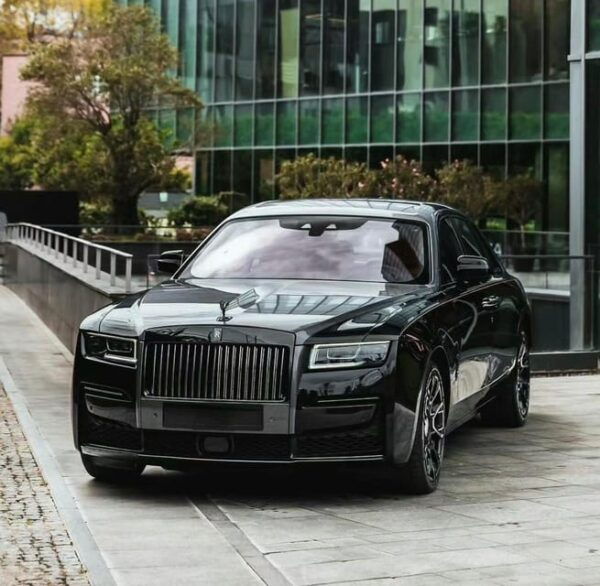 Porsche Rolls Royce Wraith Charter Service in Germany - Professional Chauffeur Services