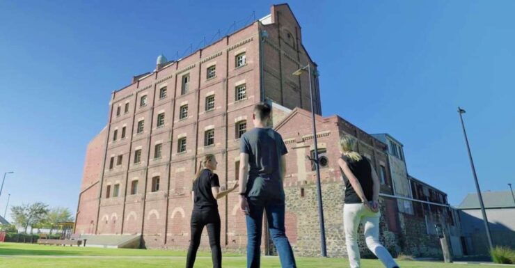 Port Adelaide: Walking Tour With Food Tasting & Drinks - Tour Overview