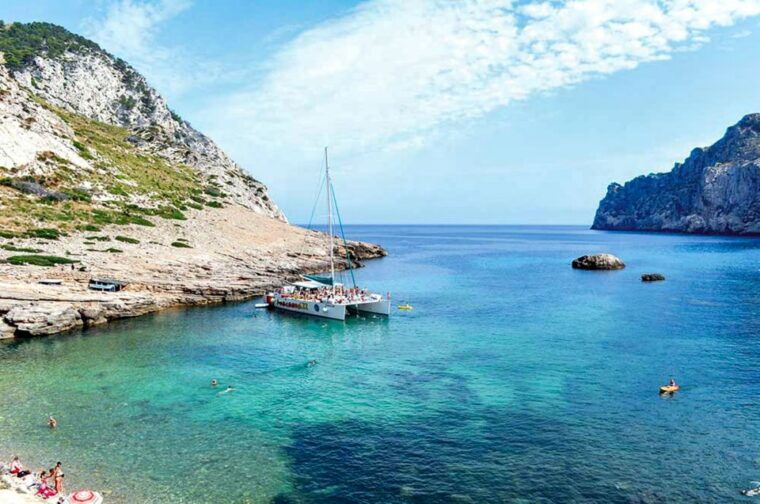 Port Dalcudia: North Coast Catamaran Cruise With Meal - Cruise Route and Itinerary