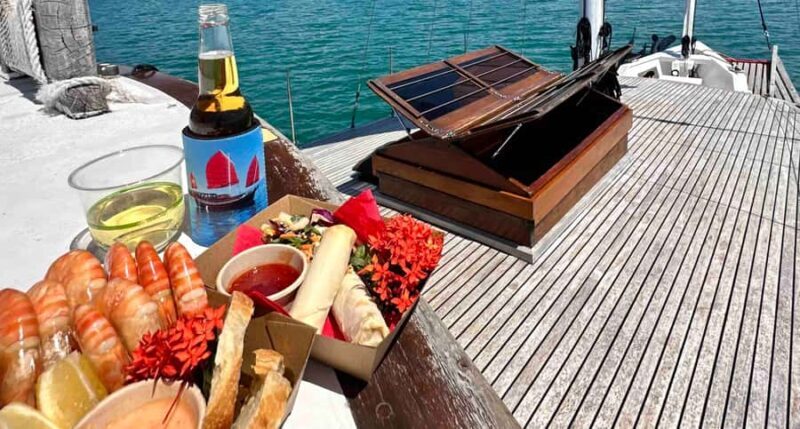 Port Douglas: Shaolin Seafood Lunch Sail, with Fresh Prawns - Comfort, Capacity, and Practical Details