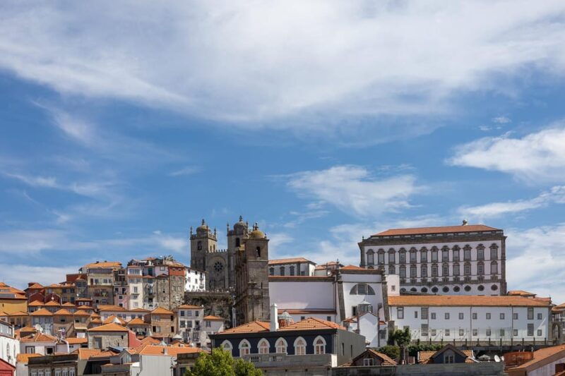 Port: Photo sessions in the city of Porto for groups or individuals. - Good To Know
