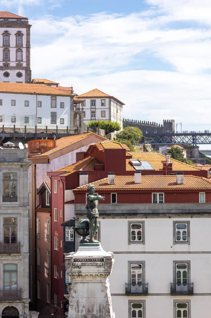 Port: Photo sessions in the city of Porto for groups or individuals. - Authenticity & Local Insight