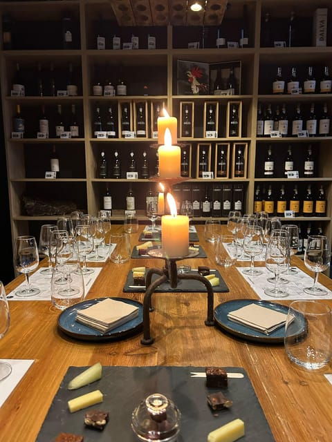 Port Wine class with 5 Port tasting and pairings - The Host and Atmosphere