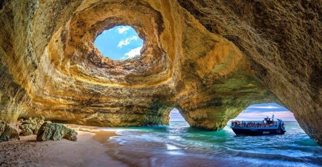 Portimão: Benagil Caves Dolphin Cruise With Marine Biologist - Review Excerpts
