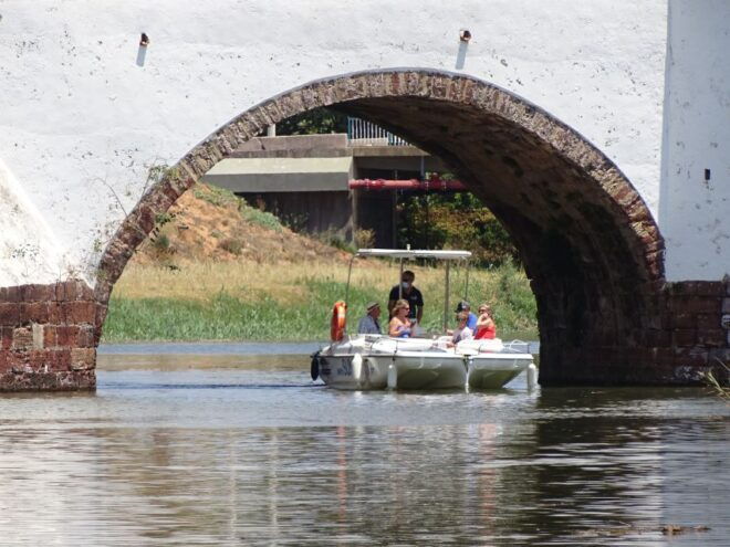 Portimão: Silves & Arade River History Tour on a Solar Boat - Selecting Participants and Date