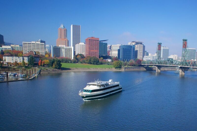 Portland: 2-hour Lunch Cruise on the Willamette River - An In-Depth Look at the Portland Lunch Cruise Experience