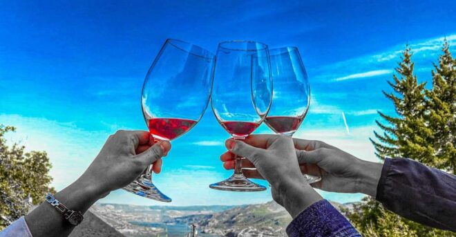 Portland: 3-Day Tour to Crater Lake With Wine Tasting - High Desert Museum and Smith Rock State Park