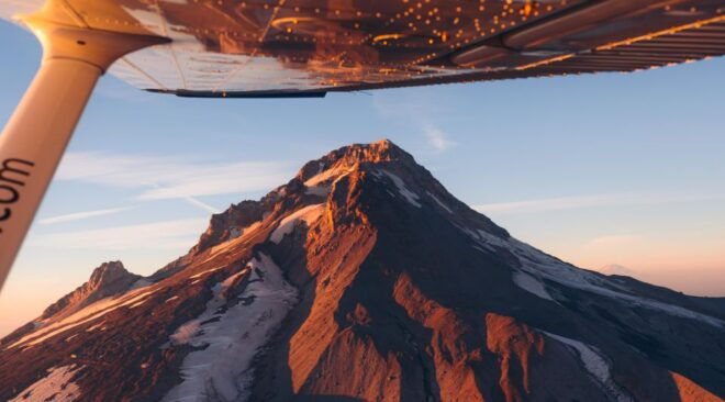 Portland: Flightseeing Tour Mount Hood - Full Description