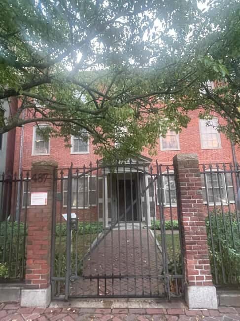 Portland: Ghost Walk - The Darker Side: Victorian Homes with Sinister Histories