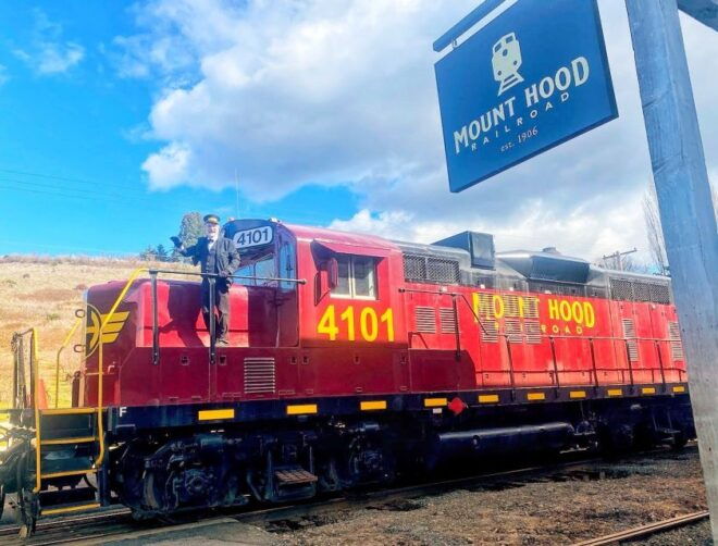 Portland: Multnomah Falls and Hood River Day Trip With Train - Itinerary Highlights for the Day Trip