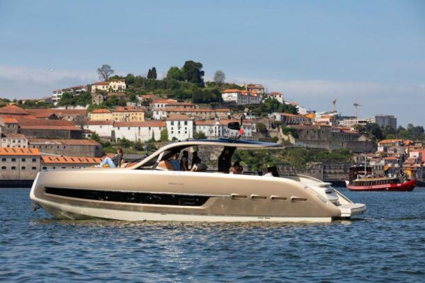 Porto: 2h Private Luxury Yacht in the Douro - The Sum Up