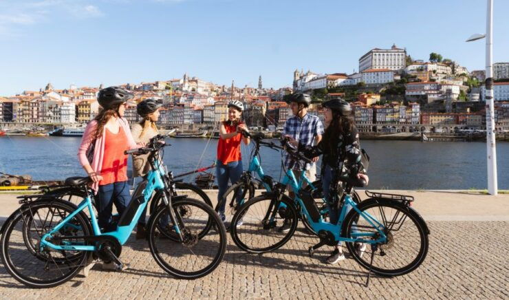 Porto: 3-Hour Old Town and Riverside Bike Guided Tour - Booking and Duration