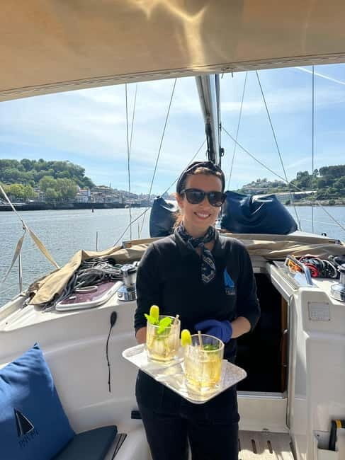 Porto 4H: Charming cruise, wine tasting, and vintage van tour - FAQs