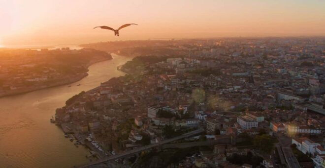 Porto: 5D Flight Over De City for All Family - Location Details
