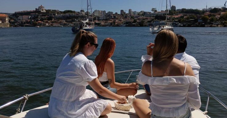 Porto: 6 Bridges Private Boat Tour (Max 6px) 1h30m - Tour Duration and Languages