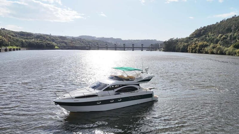 Porto: 6 Bridges Yacht Cruise with Wine & Snacks - Practical Tips for Booking