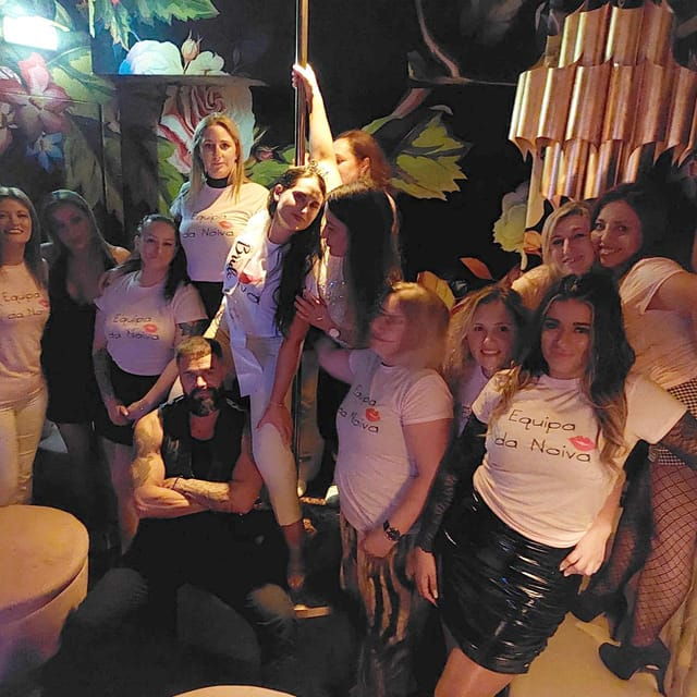 Porto: Bachelor Party Offer of a Glass of Champagne or Drink - Accessibility and Restrictions