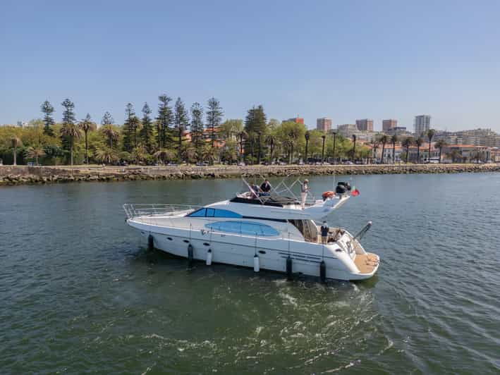 Porto: Bachelor Party Yacht Cruise With Drinks at Exodus 3H - Good To Know