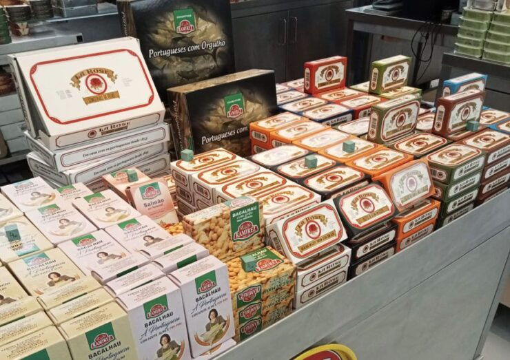 Porto: Bolhão Market and Codfish Tasting Guided Food Tour - Experience Highlights