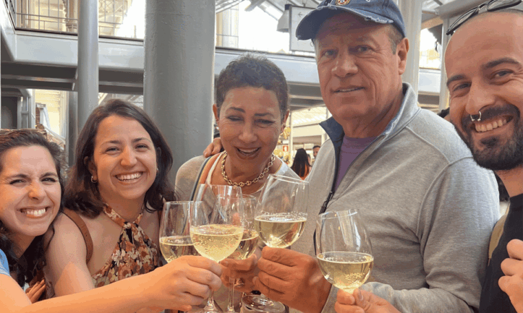 Porto: Bolhão Market Guided Food Tour - A Traditional Portuguese Lunch: Bacalhau and Douro Wines