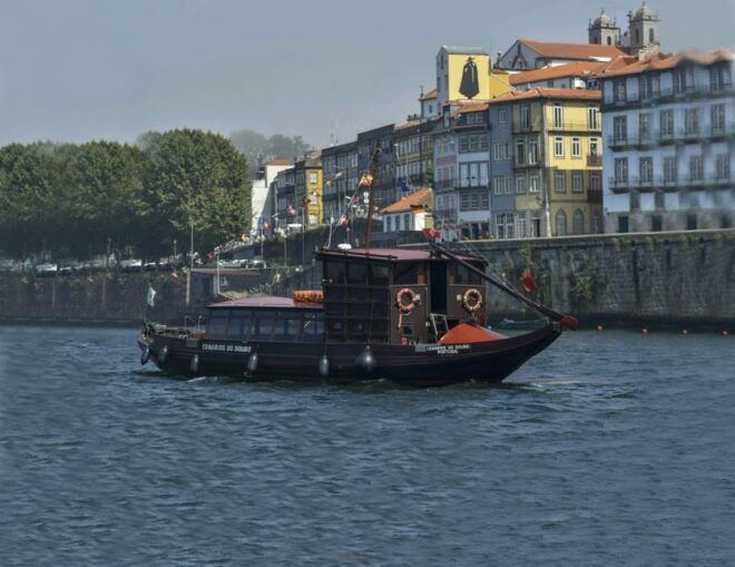 Porto: Bridges Cruise & Optional Visit World of Discoveries - Select Participants and Date