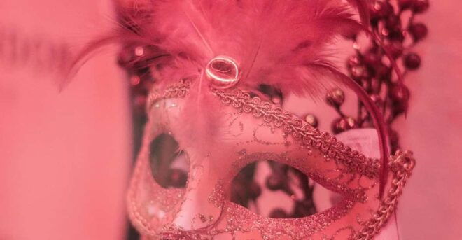 Porto: Cabaret Show, Offer of a Glass of Champagne or Drink - Inclusions and VIP Area