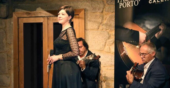 Porto: Cálem Cellar Tour, Fado Show & Wine Tasting - Participant and Date Selection