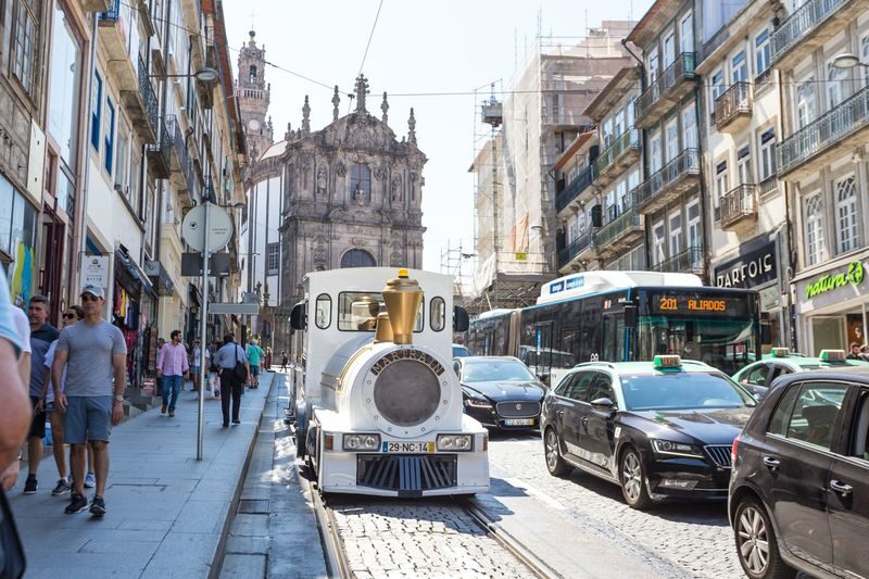 Porto City Center & Cathedral Half-Day Tour with Wine Tasting - Who should book this tour?