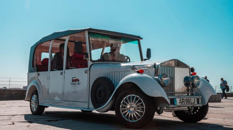 Porto: City Center Eco Car Tour - Tour Logistics