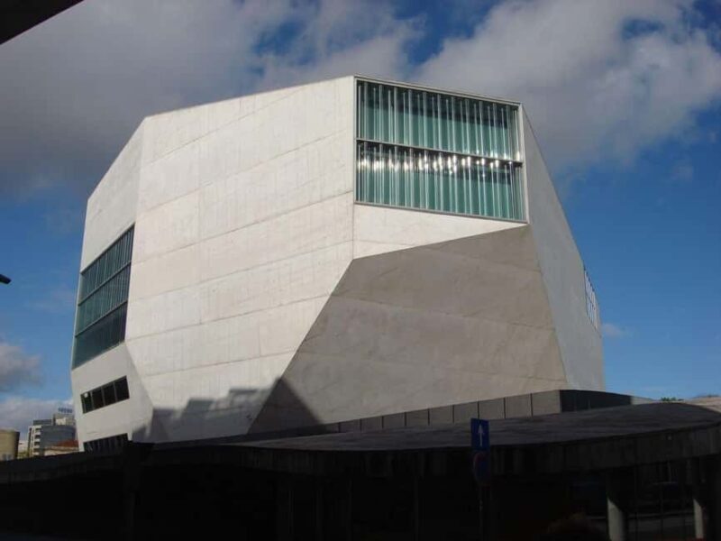 Porto City: Low-Cost Private Tour with Wine Tasting (Special Couples) - The Sum Up