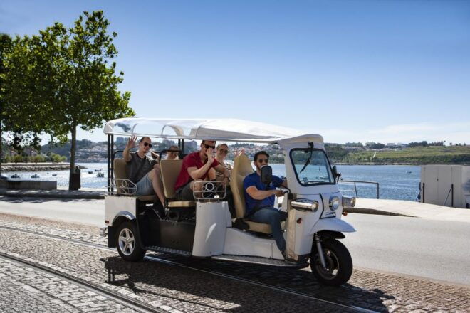 Porto: City to the Ocean Tuk-Tuk Tour - Tour Highlights