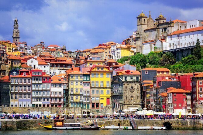 Porto: City Walk with Audio Guide in 7 Languages on your Phone - A Practical Guide to the Porto City Walk with Audio Guide