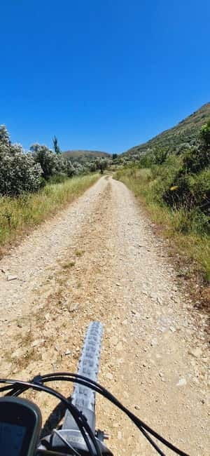 Porto de Mós: Fórnea Valley E-Bike Tour - FAQ
