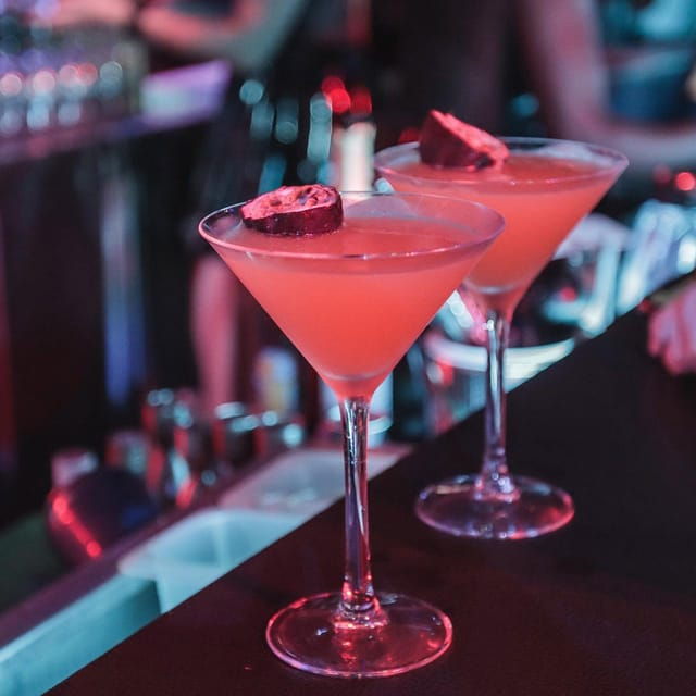 Porto: Dinner with Cabaret & Pole Shows - FAQ
