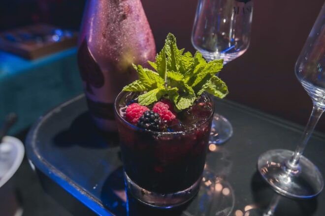 Porto: Dinner With Cabaret Show - Pricing and Reservation Details