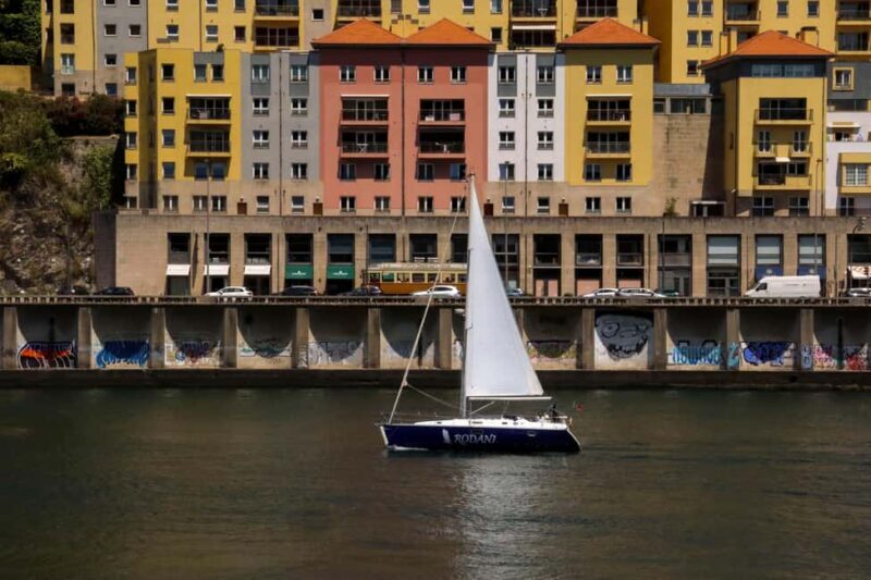 Porto: Douro River Cruise (2 h)  Wine & Scenic Views - An Authentic Porto Experience on the Douro River