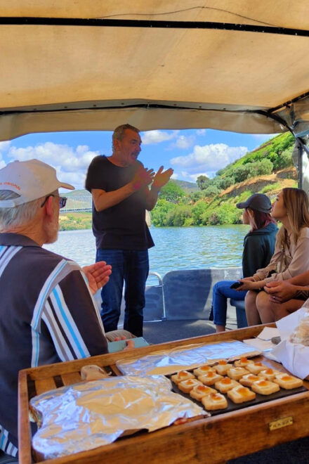 Porto: Douro Valley Wine Tour, Private Cruise & Winery Lunch - Cruise Experience